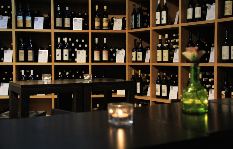 magasin--min_wine_vinorama_wine_bottle_cellar_red_wine_wines_storage_wine_rack-1077047